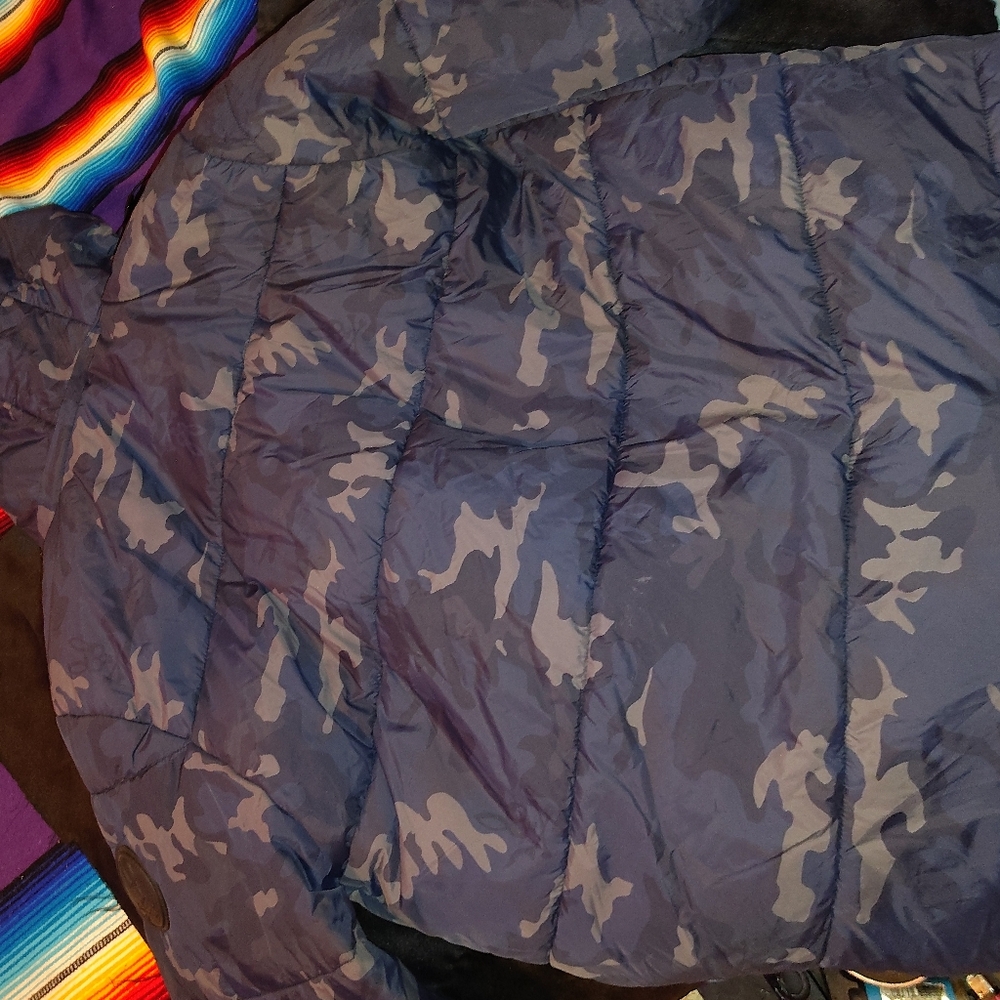 Coat - Picture 5 of 7